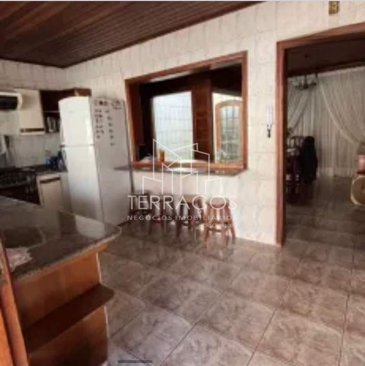 Sala de estar — casa de 4 quartos 404m² venda em Jardim São Luis, Jundiaí SP R$ 848.000